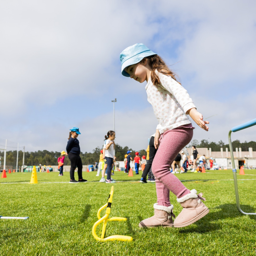 ⚽️ Alunos de Desporto promovem dia de diversão com jogos tradicionais para 200 crianças! 👧🏻